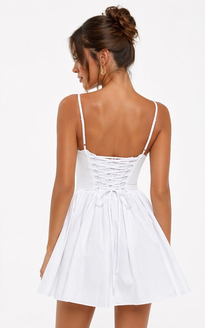 Chic White Corset Mini Dress with Lace-Up Back – boutiqueFiel